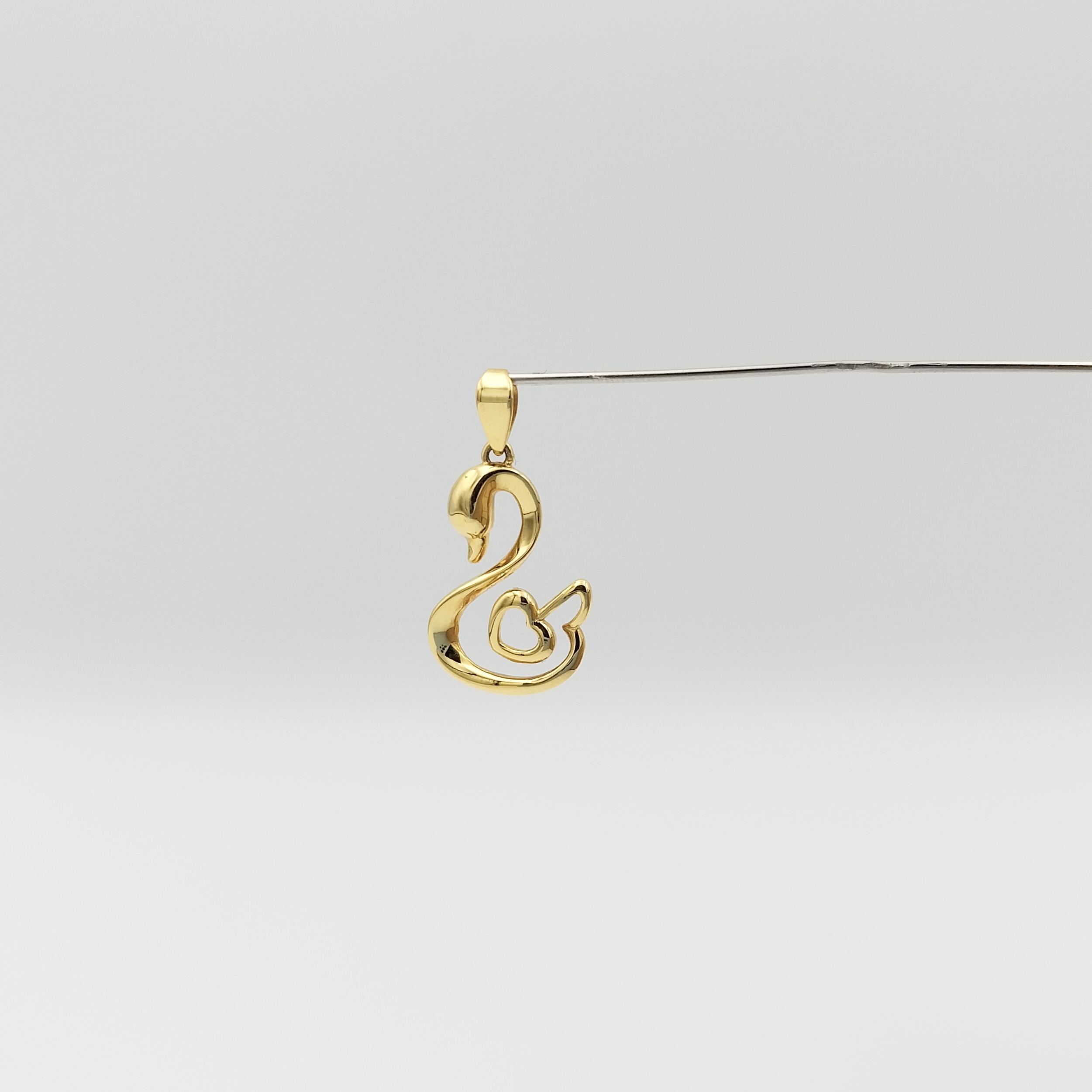 Lovely Heart Swan 18k pendent