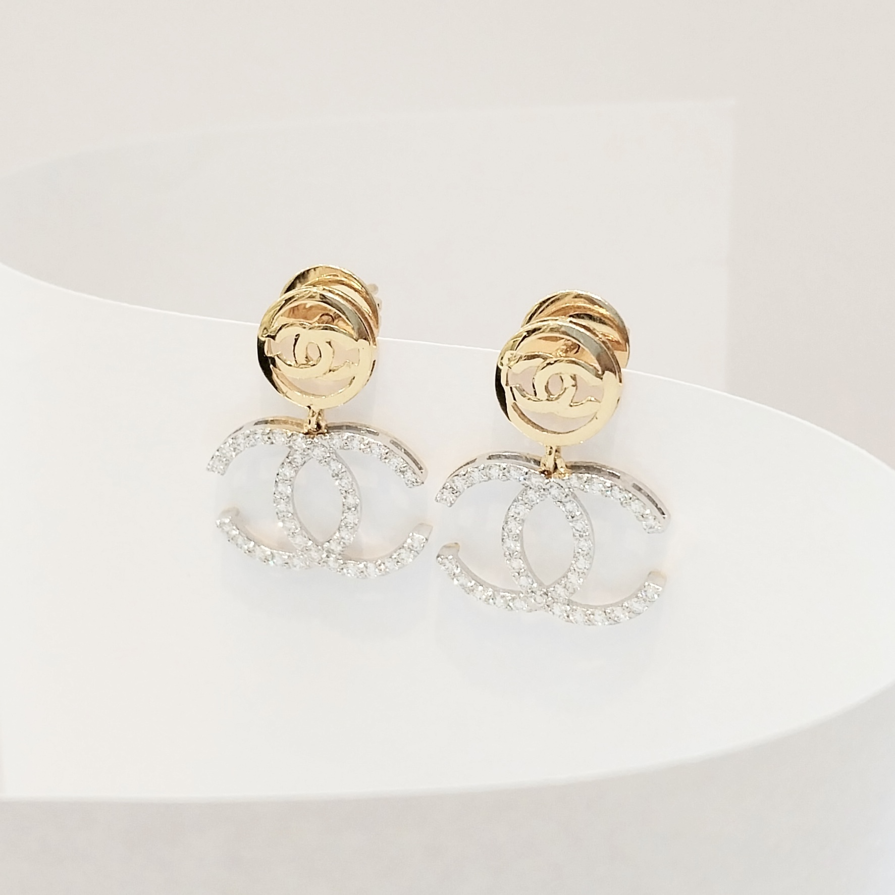 Chanel logo, Diamond Earring