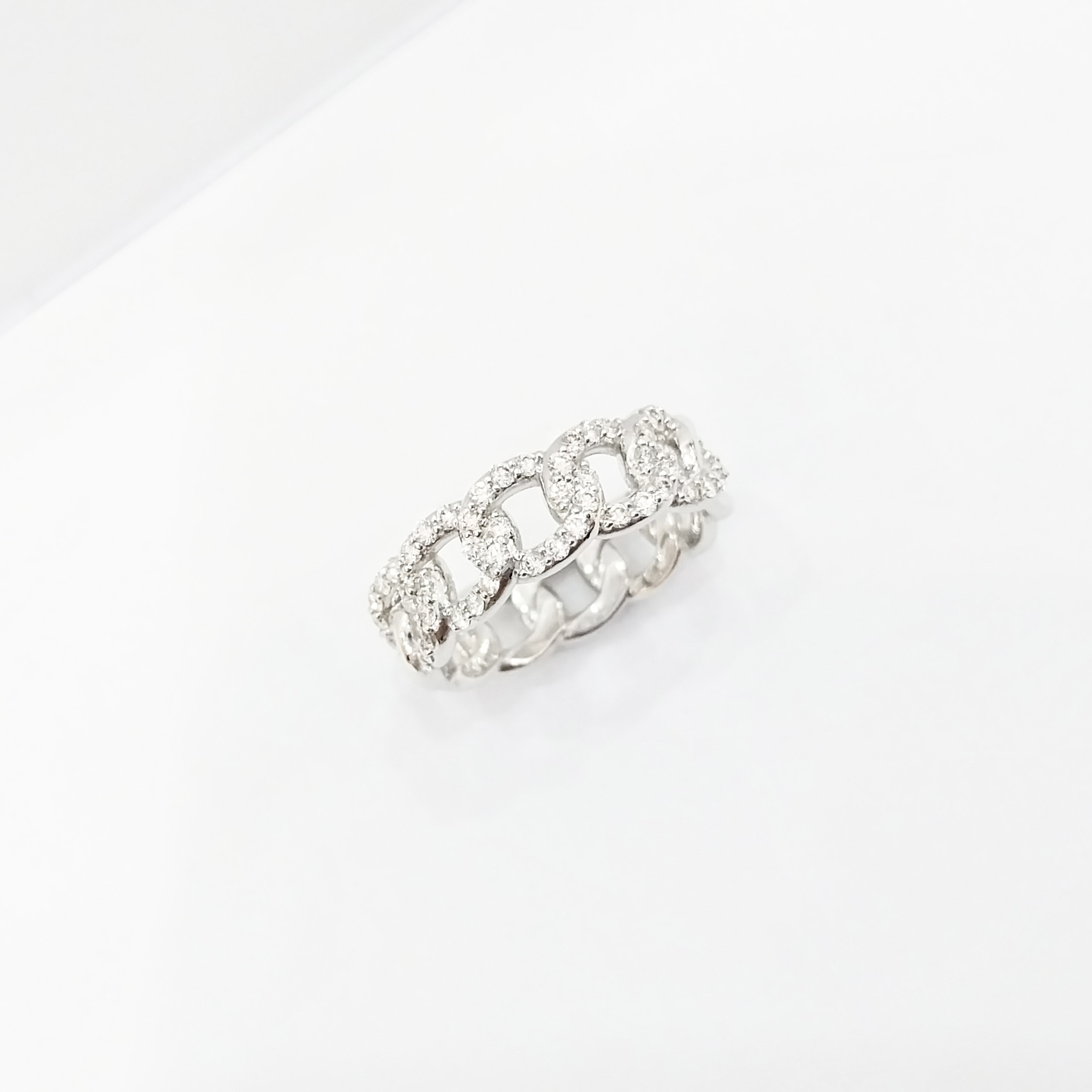 Modern/Classical Diamond Ring